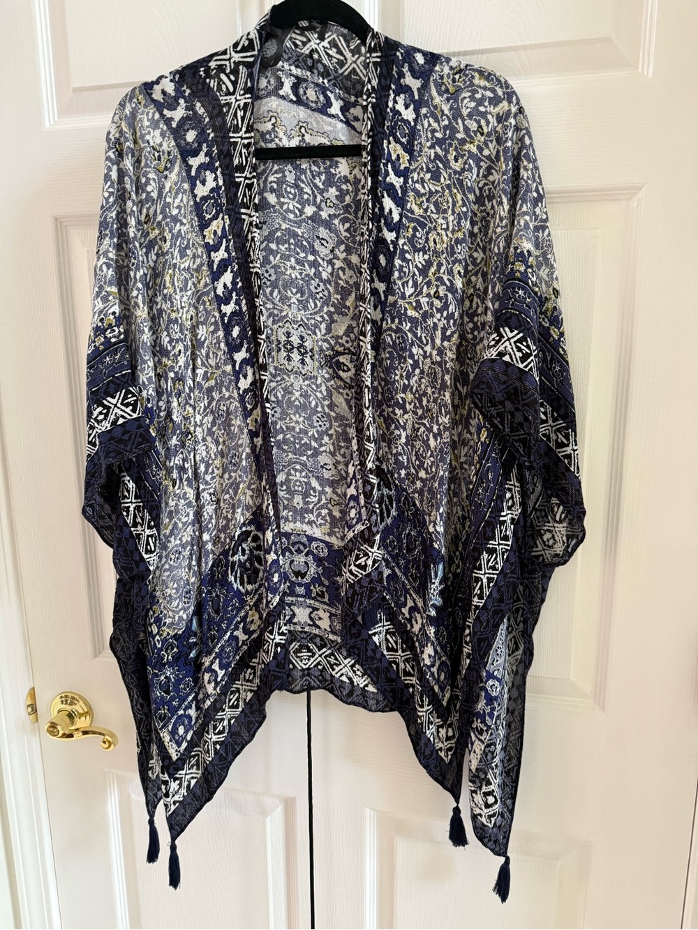 Vince Camuto Navy and White Patterned Kimono Cape
